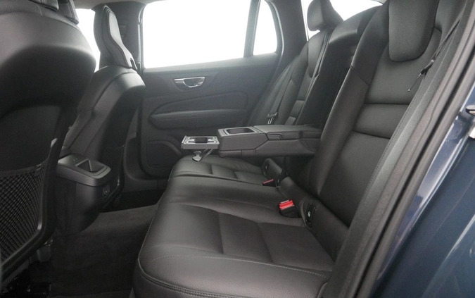 Volvo V60 cena 134899 przebieg: 102313, rok produkcji 2021 z Szczecin małe 326